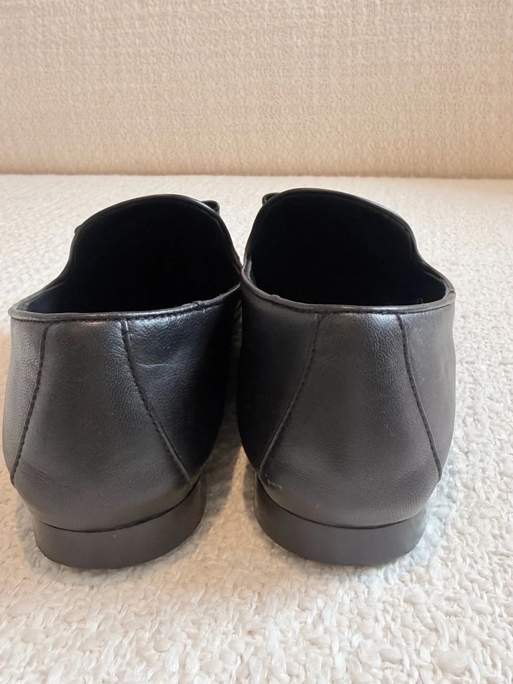 Authentic Salvatore Ferragamo Vara Bow Black Leather Loafers – Size 6.5 C